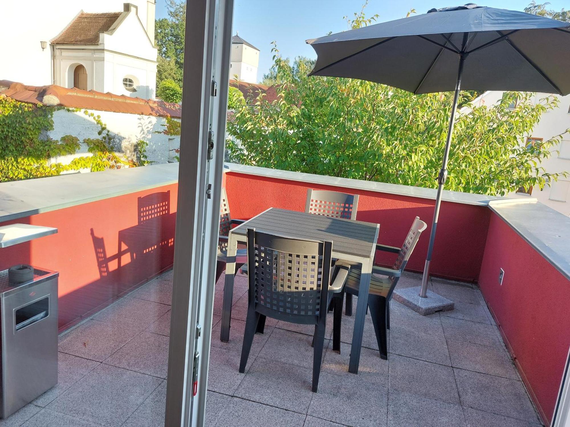 Pension Am Kirchberg Wehringen エクステリア 写真