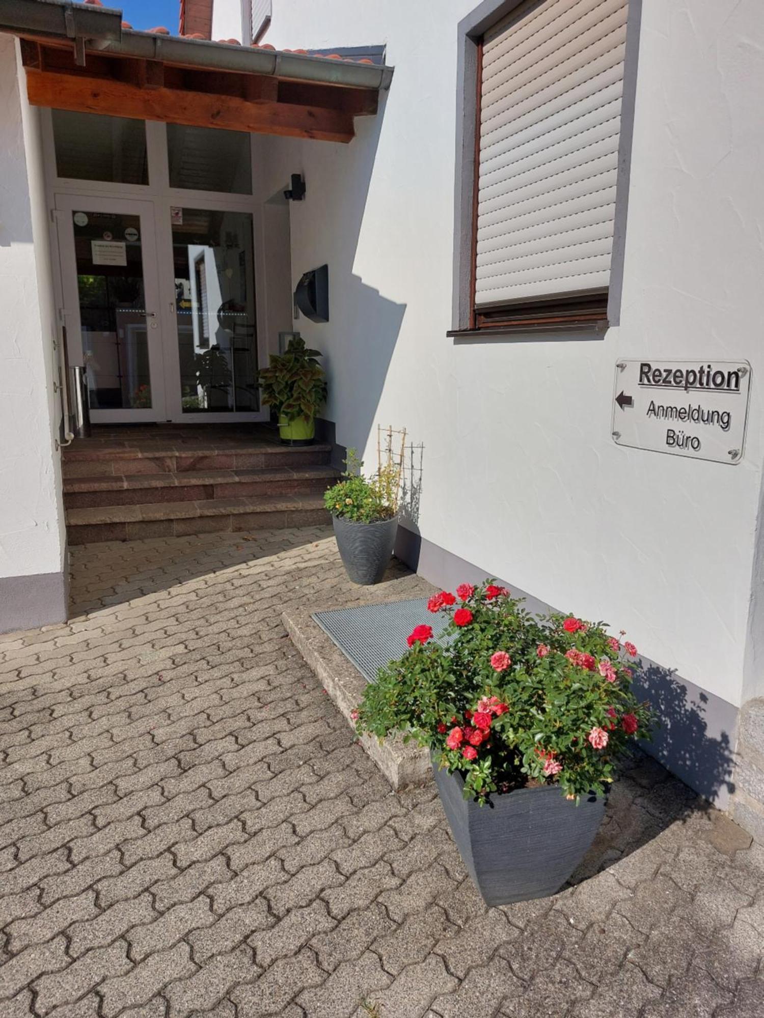 Pension Am Kirchberg Wehringen エクステリア 写真