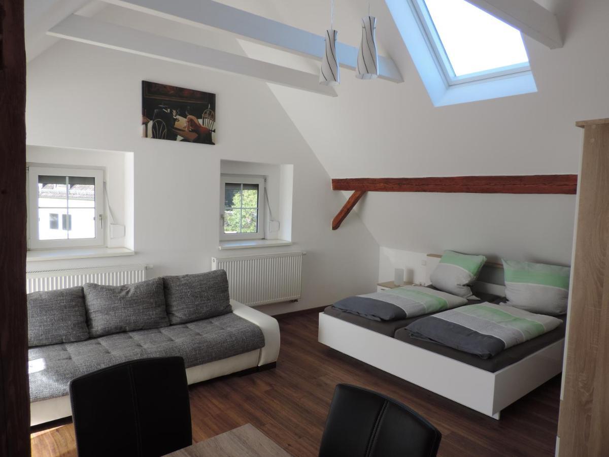 Pension Am Kirchberg Wehringen エクステリア 写真
